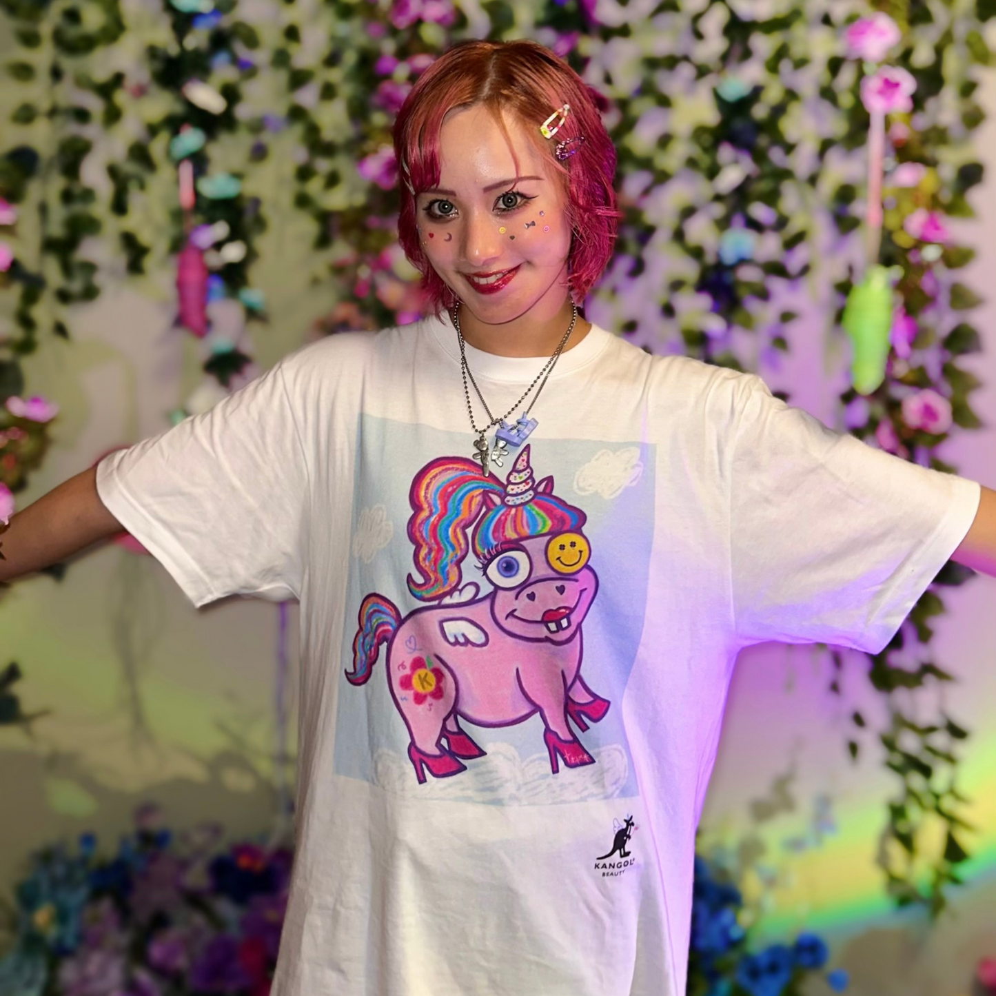 カホコ × KBコラボ/TシャツコラボTシャツ(ハイヒール)+ヘアバームセット