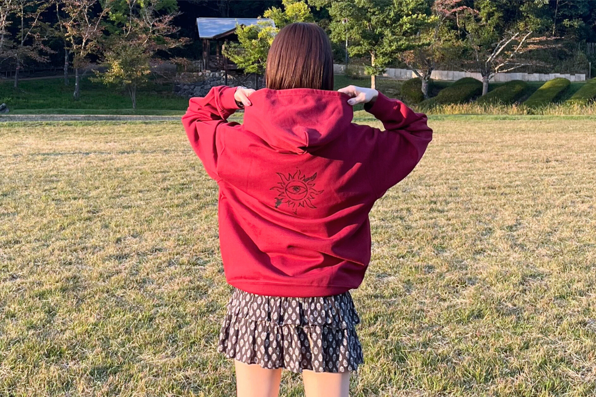 三白 × KB パーカー