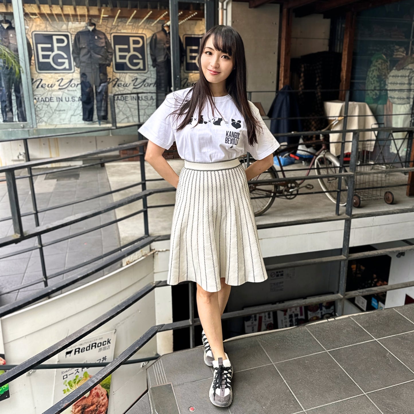 伊藤桃 × KANGOL BEAUTY クルーネックTシャツ（MOMOアイコン）