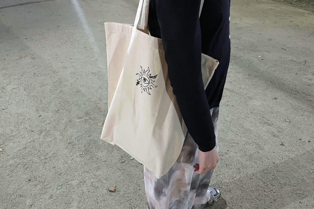 三白 × KB トートバックカラー